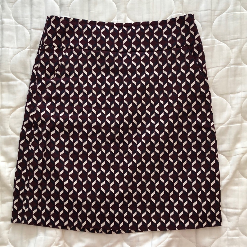 Ann Taylor maroon printed pencil skirt.